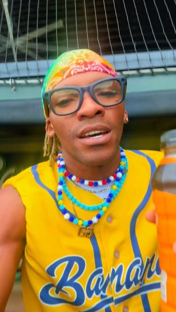 they all brought the vibes 
@drinkbodyarmor 💯 #BODYARMORpartner
 #vibes #vibecheck #savannahbananas #00 #bananaball #bananaland #dancingfirstbasecoach #firstbasedancecoach #dance #justdance #hydrate #hydration #funtimes #stayhydrated