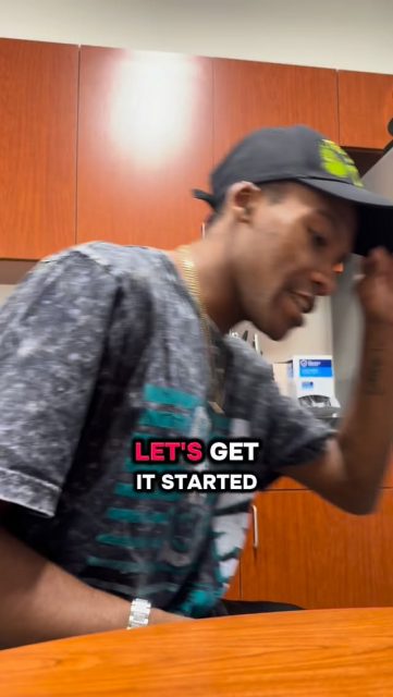 TIS THE SEASON👀

- S/O to the amazing Isis for doing my make up for the past 6-7 yrs..⬅️ (non intentionally)😂 …of 14 yrs in the Grinch Show!🫶🏾

#meanone #mrgrinch #grinch #grinchmas #merrygrinchmas #dancer #dancinggrinch #dancerlife #danceislife #danceisme #danceismylife❤️ #grinchthatstolechristmas