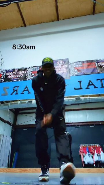 Grinch Rehearsal Day
#dancingfirstbasecoach #00 #firstbasedancecoach #dancer #dancechallenge #dancelover #thewayyoumove #dancefloor #grinchmas #merrygrinchmas