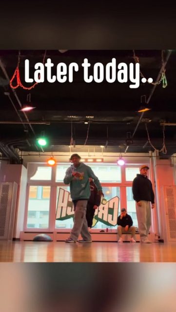 Day 2: Prepping for New Year’s Eve Performance. “Dance Rehearsal” Pt. 1
 
#newyearseve #dancers #performer #savannahbanana #bananaball