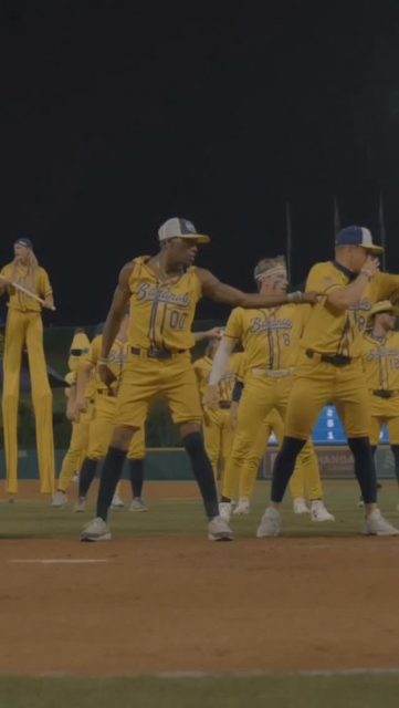 Even through stumbles… Work for it
#savannahbananas #bananaball #bananaland #00 #workforit