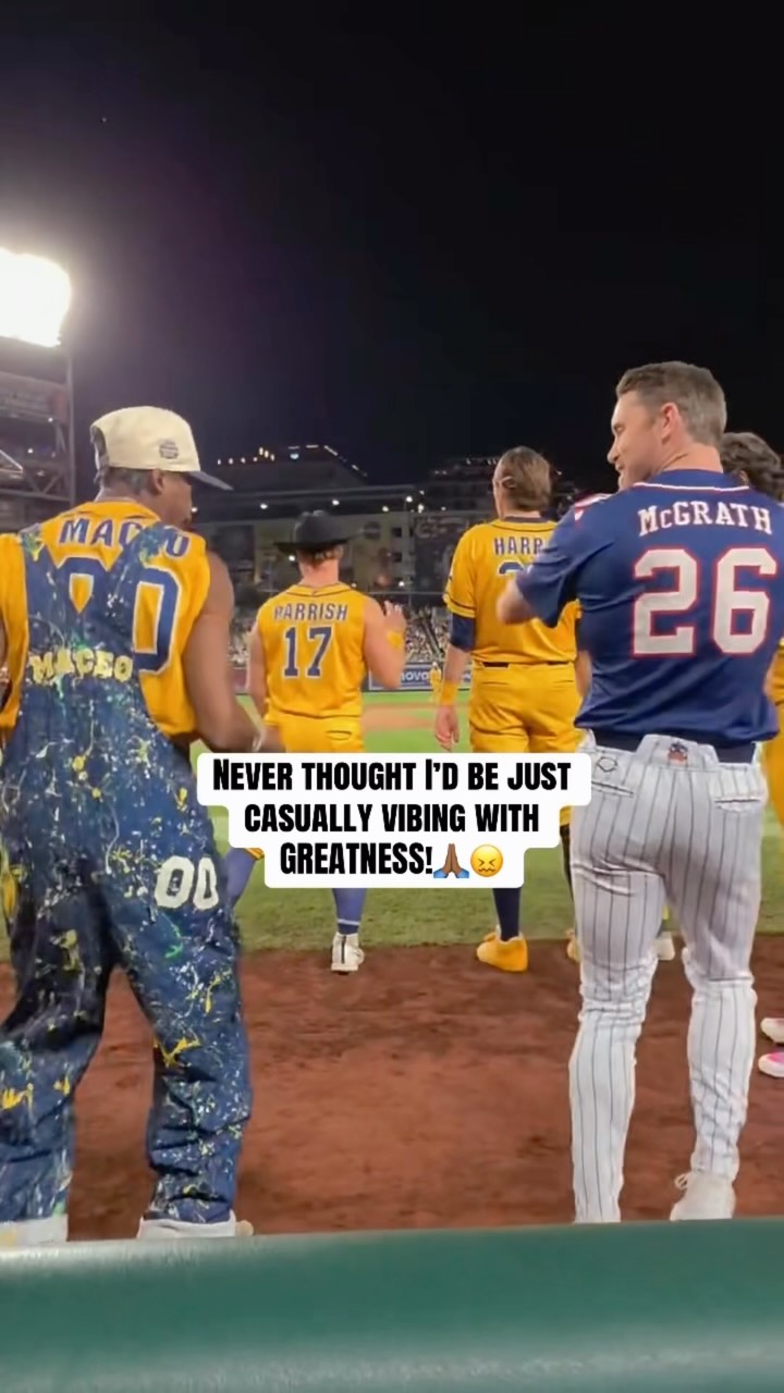 It’s no way I’m awake rn..🥹
@blakemcgrath ✊🏾✊🏾
#savannahbananas #bananaball #bananabowl #dancerslifestyle #jamiemiller