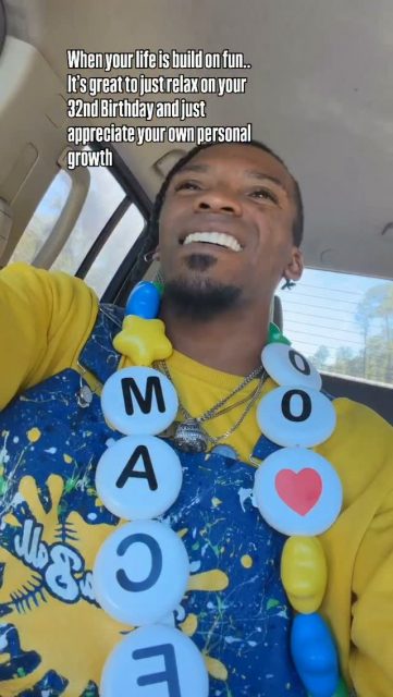 The ones that actually know me ..knows this about me
“ I just LOVE to chill ” 
Thank you everyone for the Birthday wishes and yes.. I had a chill but fun Birthday 😁
#birthdayweek #happybdaytome #32 #savannahbananas